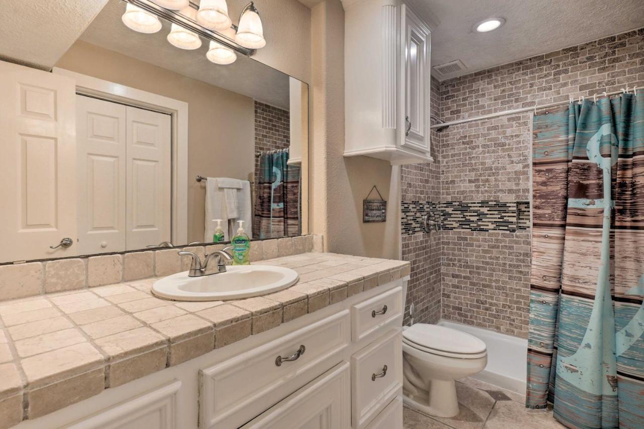 Idyllic Montgomery Condo With Pool And Lake View! Екстериор снимка