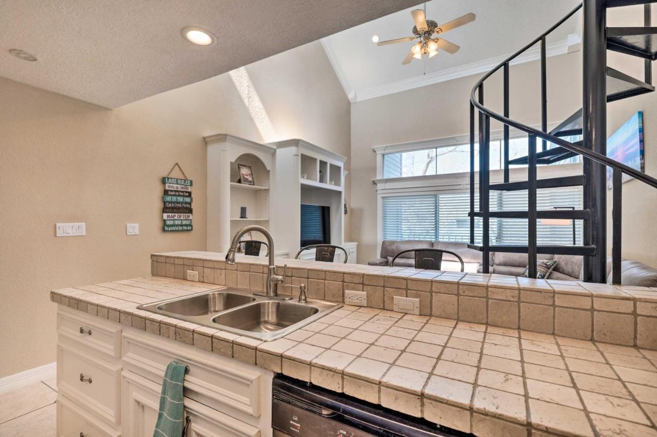 Idyllic Montgomery Condo With Pool And Lake View! Екстериор снимка